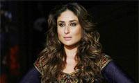 Kareena Kapoor smoulders on the runway