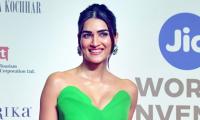 Kriti Makes A Knockout Appearance At Miss World