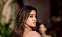 'Gorgeous, Beautiful, Magical' Janhvi