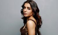 Samantha's Stylishly Bold Look
