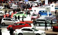 Auto makers see smooth drive in long term