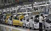 Automobile retail sales soar to record high in Nov