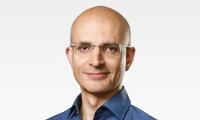 India-origin Sabih Khan appointed new COO of Apple
