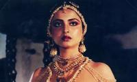 Quiz How many Rekha movies has Shashi Kapoor produced?