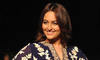 PIX: Sonakshi, Aamir, Diandra's ramp walk for a cause