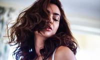 Esha Gupta trolled for racist remark against Arsenal footballer