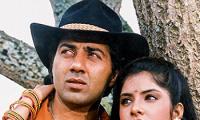 Quiz: Which actor from Tridev was replaced in Vishwatma?