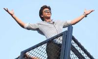 Watch: Shah Rukh's birthday celebrations continue