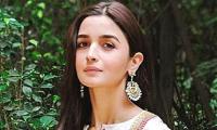 Dress up like Alia, Sonakshi this Raksha Bandhan!