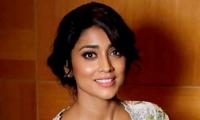 PIX: Shriya Saran adds glamour to an awards night