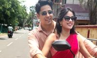 Janhvi-Sidharth Go Red
