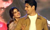 Shreya Sings, Janhvi-Sid Dance!