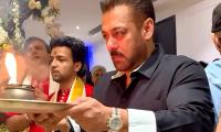 Salman Performs Aarti On Ganesh Chaturthi