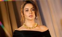 Like Rakul's Saal Ka Pehla Post?