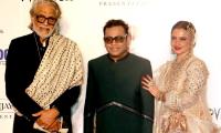 Tabu Bonds With Rekha At Umrao Jaan Screening