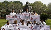 'Pro-Telangana agitators threaten voices of unity'