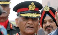 V K Singh meets Anna, says no politics behind it