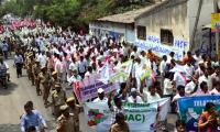 Telangana statehood: Parties urge youths against suicide