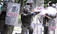 Pro-Telangana students, police clash at Osmania University