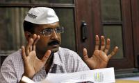 Kejriwal says sorry, deputies target Modi