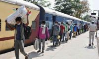 Cong to bear cost of migrants' rail travel: Sonia