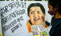 Lata Mangeshkar back on ventilator, not doing well