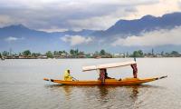 Beautiful Dal Lake In The Rain