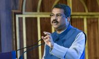 LIVE! Congress MP moves privilege motion against Pradhan 