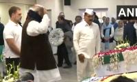 Congress leaders pay last respects to Manmohan Singh