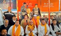 UP Cong chief, leaders pay obeisance at Ayodhya