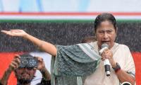 B'desh objects to Mamata's 'offer' to shelter refugees 