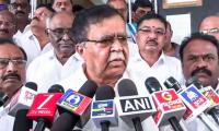 BJP woos sacked K'taka minister amid rift with Cong