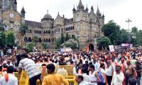 Bathing, cooking: Maratha protesters turn SoBo into campsite