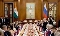 What Tharoor said on Putin banquet as Rahul, Kharge left out