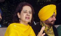 LIVE! Cong MP slaps legal notice over Navjot Kaur's remarks 