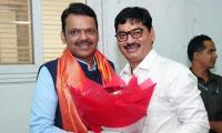 Fadnavis will ask Munde to resign if...: Maha min