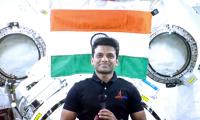 How do you eat, sleep in space? Schoolchildren ask Shuks