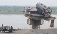 LIVE! Bridge connecting Anand and Vadodara collapses 