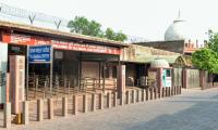 Elderly Mumbai man tied, left in car by family outside Taj Mahal