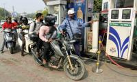 No fuel for 15+ year old vehicles in Delhi from April 1