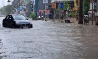 Roads flooded, trains delayed as heavy rains disrupt Mumbai