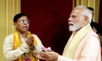 Modi Performs Maa Durga Aarti