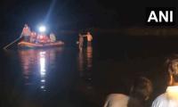 10 killed as tractor-trolley carrying Durga idols plunges into MP lake
