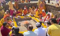 Maha aarti at Bhojshala; Muslims offer namaaz at homes
