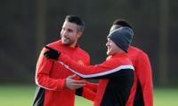 Rooney, Van Persie to miss Chelsea game