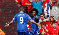 Liverpool stunned by Chelsea, City win to blow title race wide open