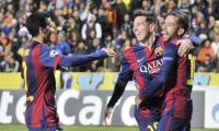 Record-breaker Messi tricks in Barca win; Chelsea thump Schalke