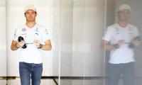 Despite Hamilton rift, Rosberg extends Mercedes contract