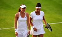 Sania-Hingis storm into Wimbledon semis