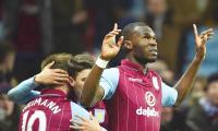 EPL PHTOS: Benteke penalty hands Sherwood first Villa win